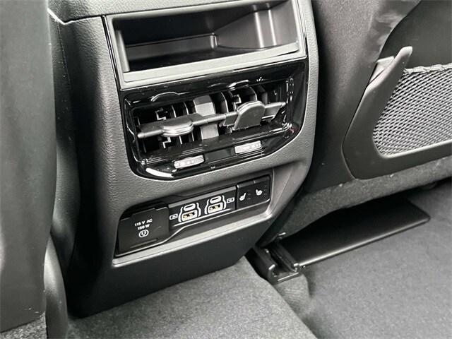new 2025 Jeep Grand Cherokee car, priced at $48,633