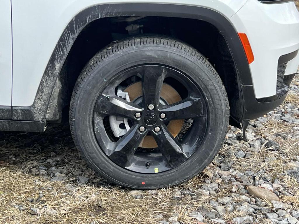 new 2025 Jeep Grand Cherokee L car, priced at $40,421