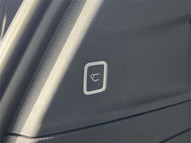 new 2026 Chrysler Pacifica car, priced at $41,615