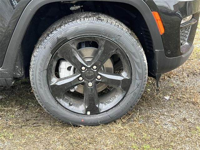 new 2025 Jeep Grand Cherokee car, priced at $52,506