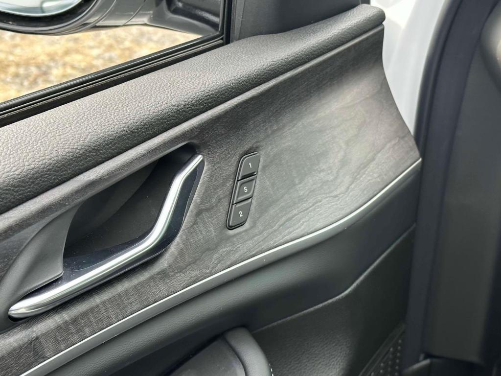 new 2025 Jeep Grand Cherokee car, priced at $47,056