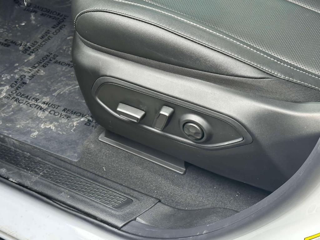 new 2025 Jeep Grand Cherokee car, priced at $47,056