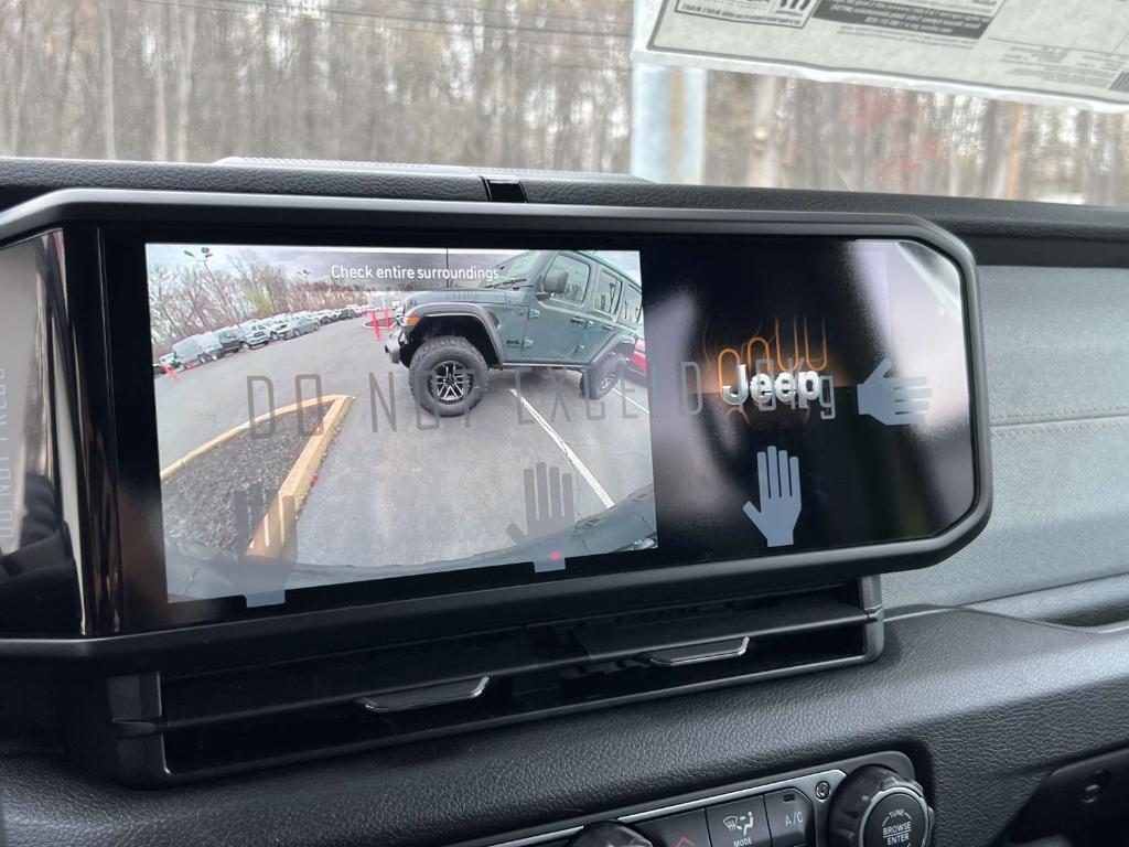 new 2025 Jeep Wrangler car, priced at $48,852