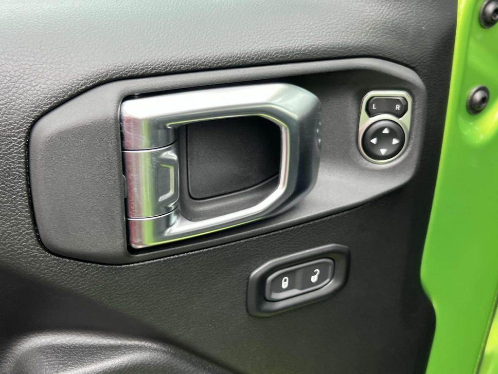 new 2025 Jeep Wrangler car, priced at $48,852
