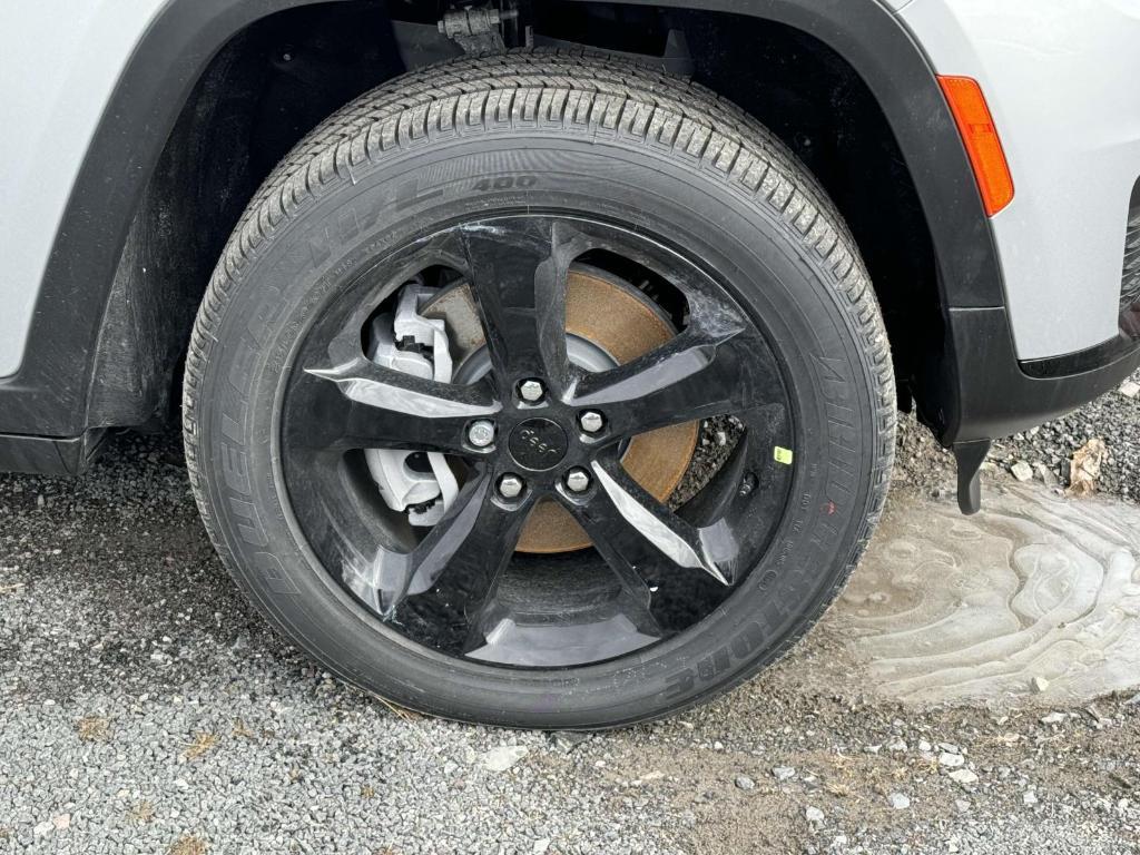 new 2025 Jeep Grand Cherokee L car, priced at $42,781