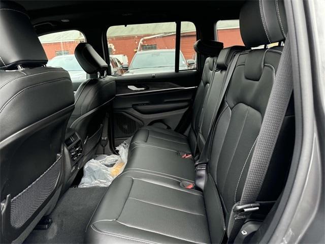 new 2025 Jeep Grand Cherokee car, priced at $48,964