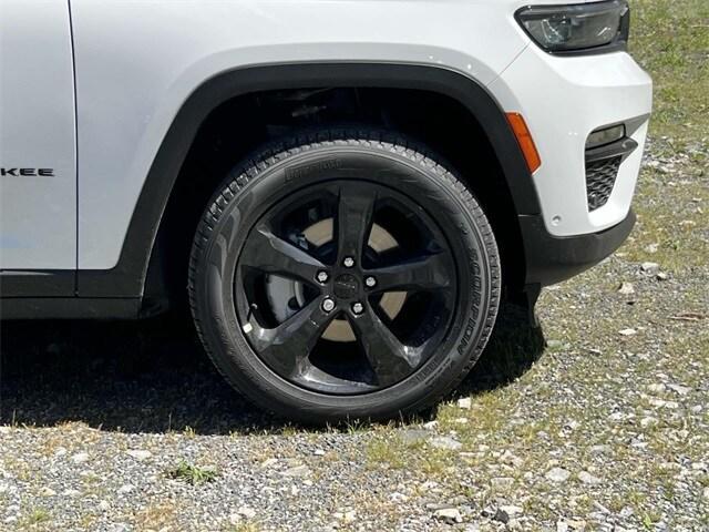 new 2025 Jeep Grand Cherokee car, priced at $48,952
