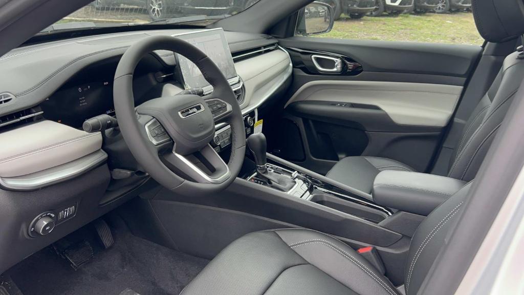 new 2025 Jeep Compass car, priced at $34,568