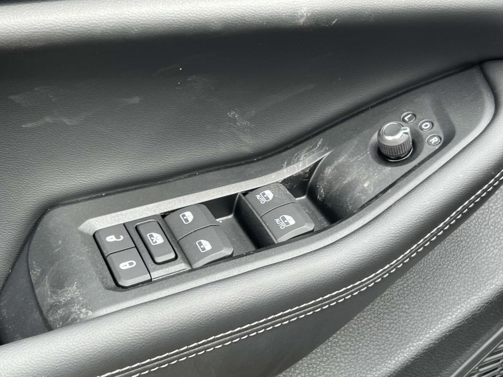 new 2025 Jeep Grand Cherokee car, priced at $45,012