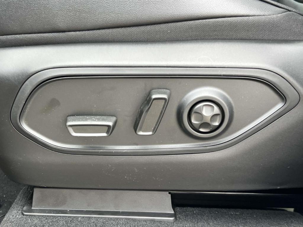 new 2025 Jeep Grand Cherokee car, priced at $45,012