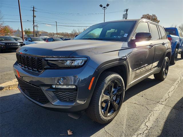 new 2025 Jeep Grand Cherokee car, priced at $49,285