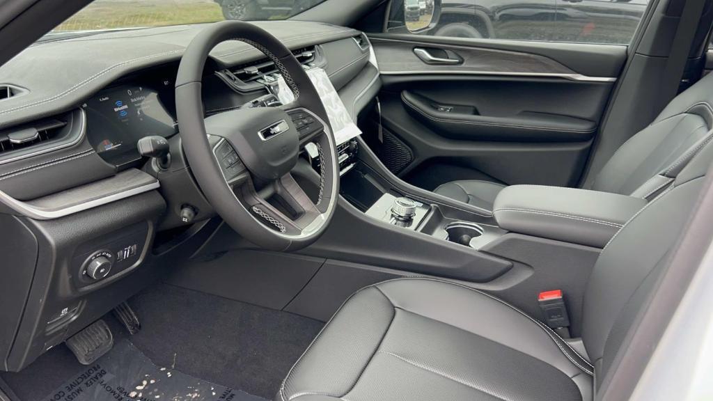 new 2025 Jeep Grand Cherokee L car, priced at $46,624