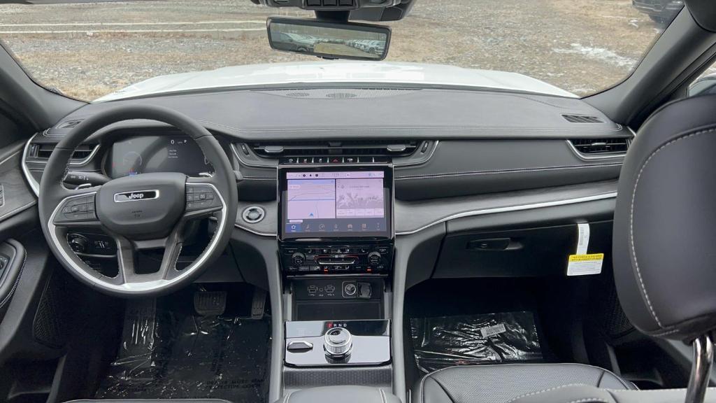 new 2025 Jeep Grand Cherokee L car, priced at $50,374