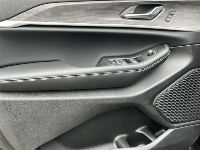 new 2025 Jeep Grand Cherokee car, priced at $49,810