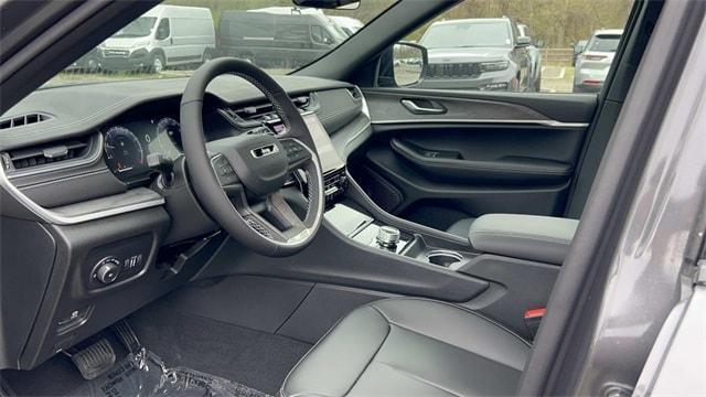new 2025 Jeep Grand Cherokee car, priced at $49,810