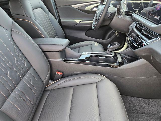 new 2025 Buick Envista car, priced at $30,978