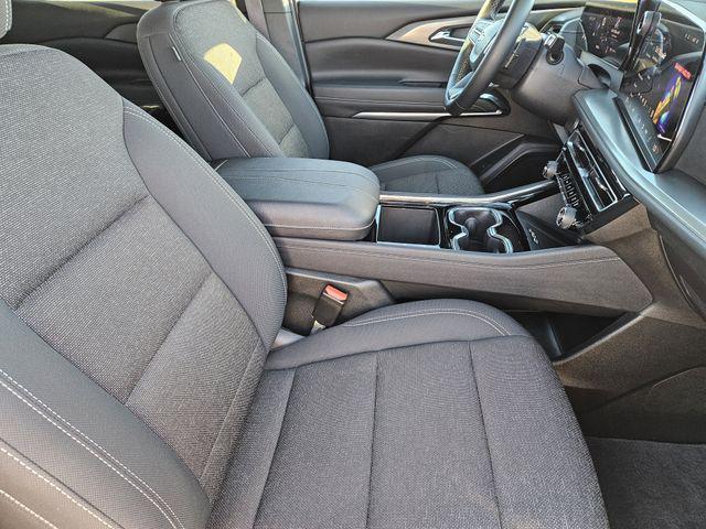 used 2025 Chevrolet Traverse car, priced at $37,830