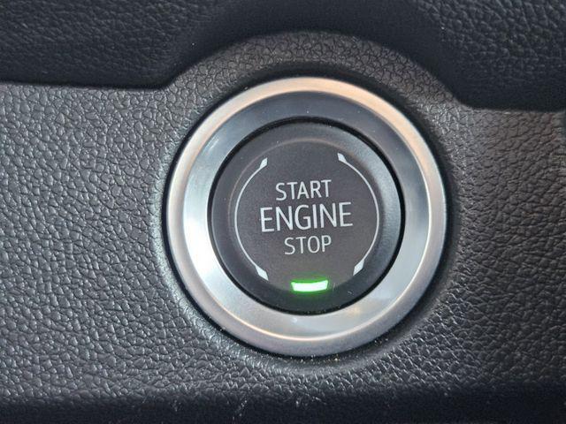 used 2025 Chevrolet Traverse car, priced at $37,830