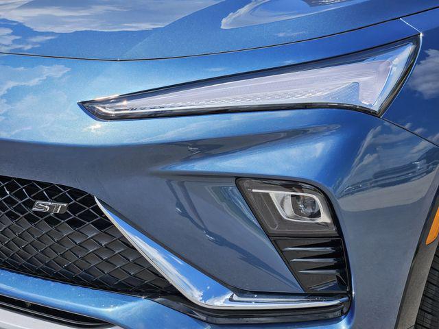 new 2025 Buick Envista car, priced at $28,152