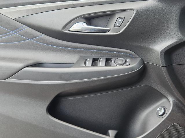 new 2025 Buick Envista car, priced at $28,152