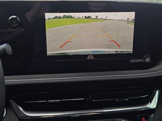 new 2025 Buick Envista car, priced at $28,152