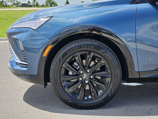 new 2025 Buick Envista car, priced at $28,152