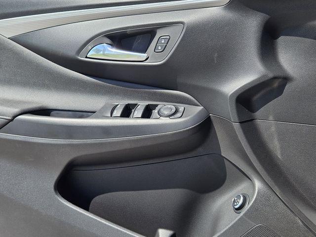 new 2025 Buick Envista car, priced at $30,977