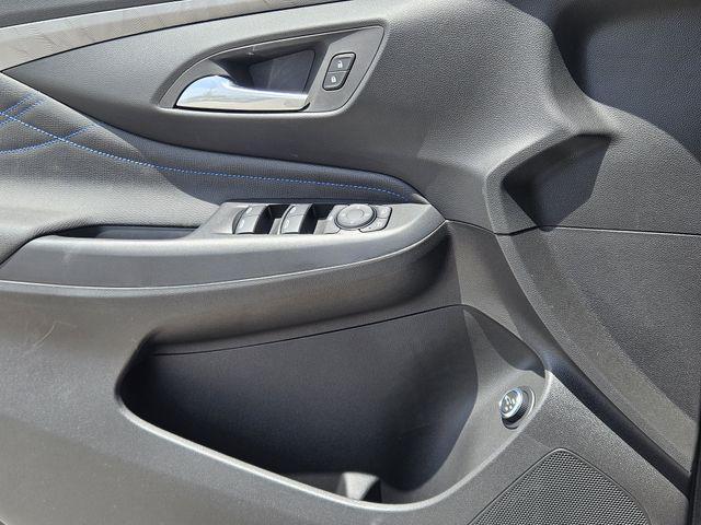 new 2025 Buick Envista car, priced at $28,151