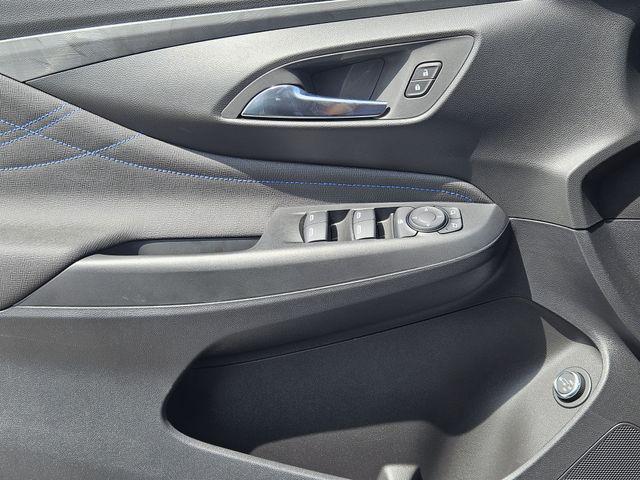 new 2025 Buick Envista car, priced at $28,152