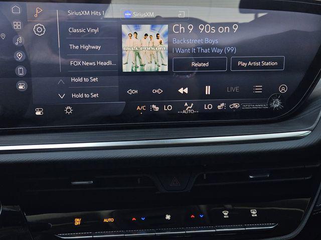new 2025 Buick Envision car, priced at $37,915