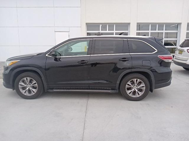 used 2015 Toyota Highlander car, priced at $21,820