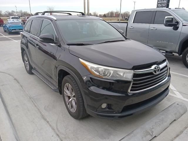 used 2015 Toyota Highlander car, priced at $21,820