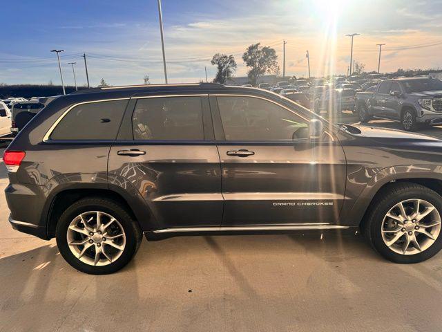 used 2016 Jeep Grand Cherokee car, priced at $15,142