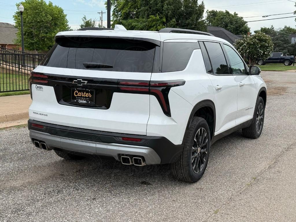new 2025 Chevrolet Traverse car, priced at $50,945