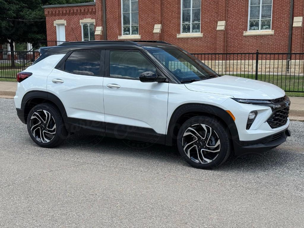 new 2025 Chevrolet TrailBlazer car, priced at $34,385