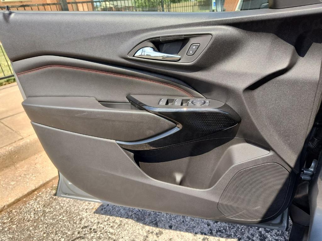 new 2025 Chevrolet Trax car, priced at $27,207