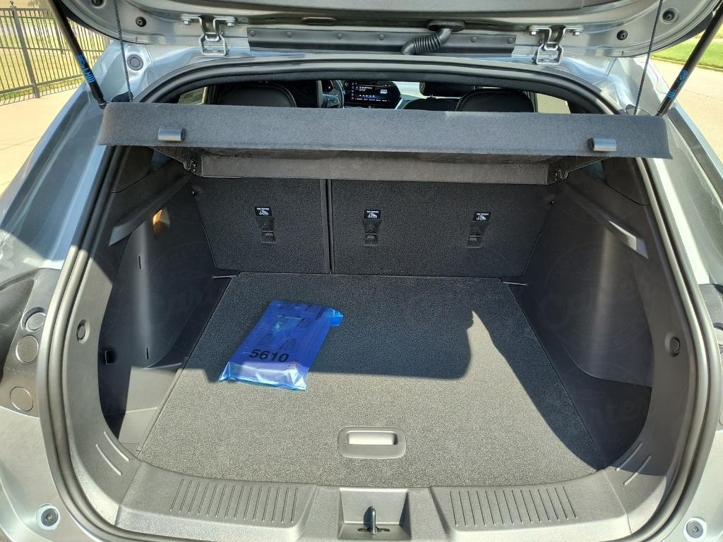 new 2025 Chevrolet Trax car, priced at $27,207