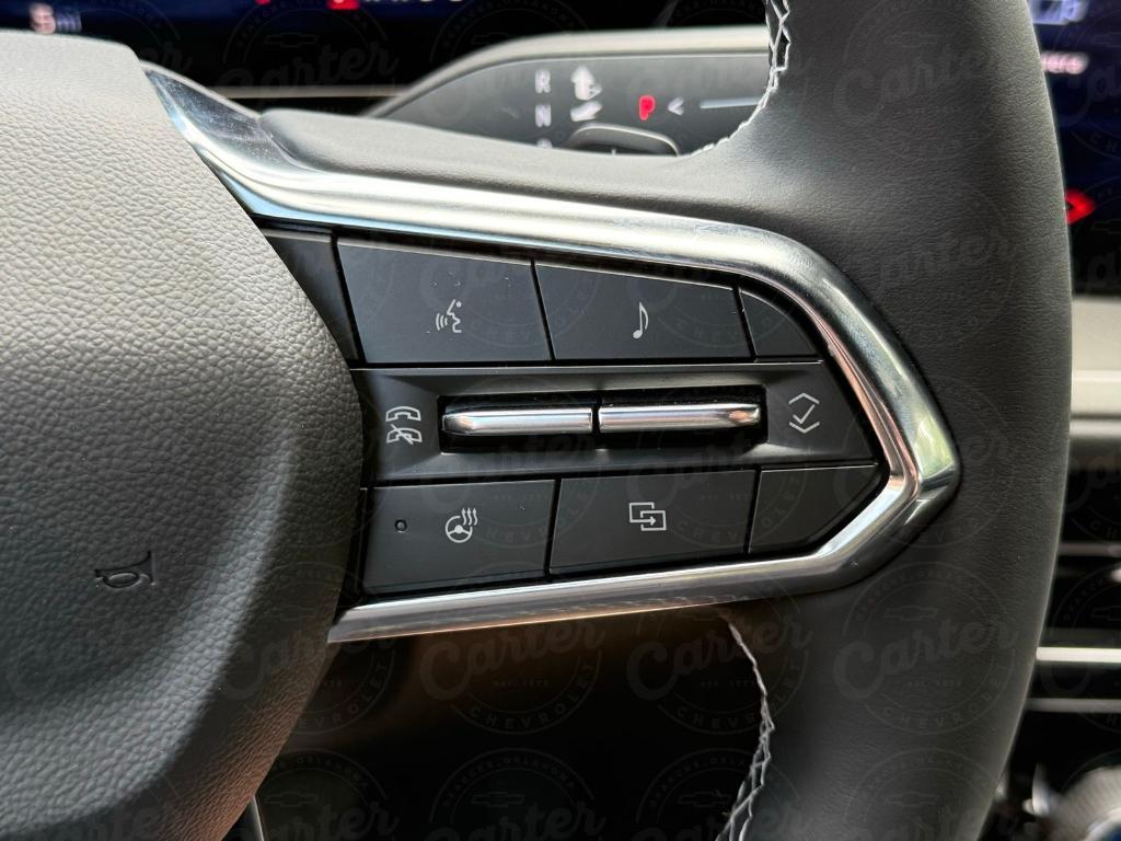 new 2025 Chevrolet Traverse car, priced at $43,100