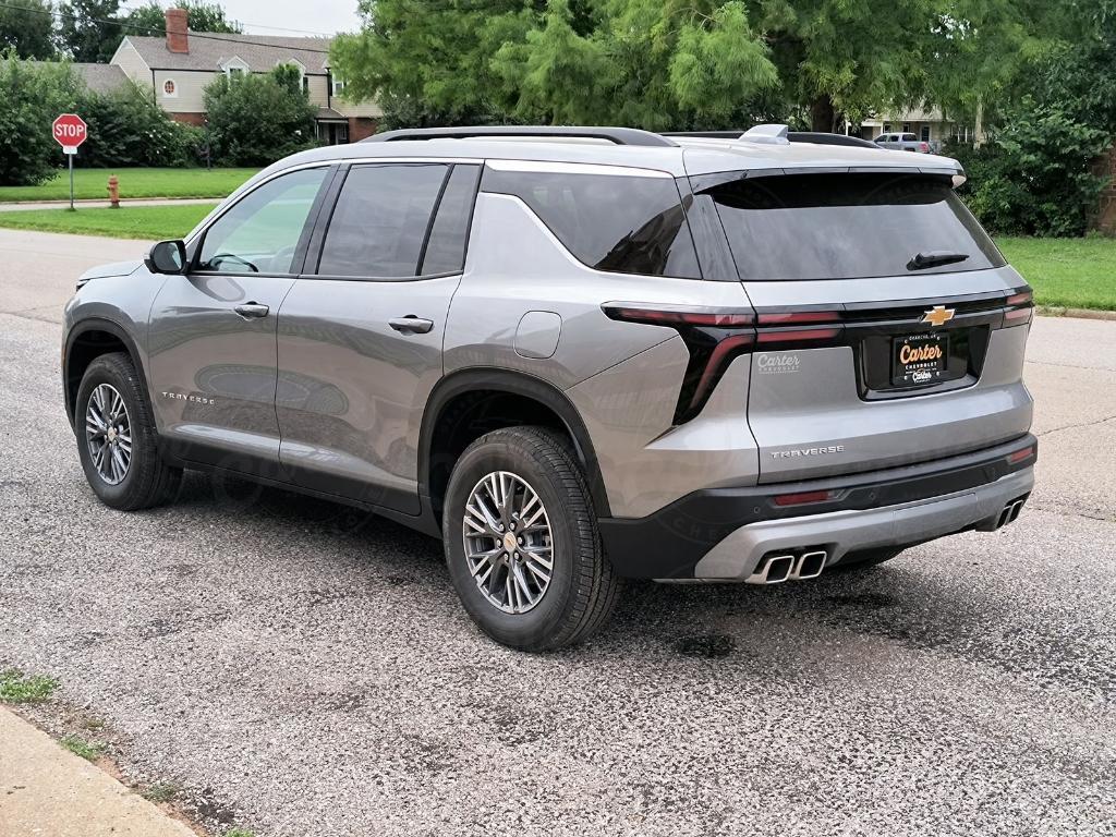 new 2025 Chevrolet Traverse car, priced at $43,100