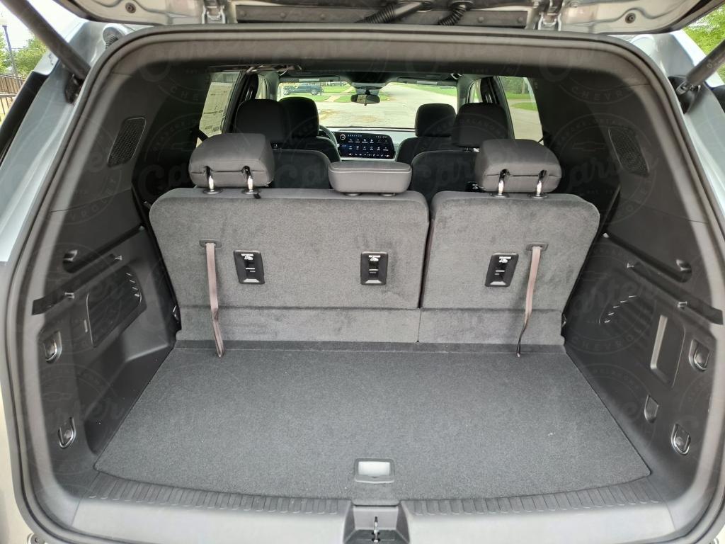 new 2025 Chevrolet Traverse car, priced at $43,100
