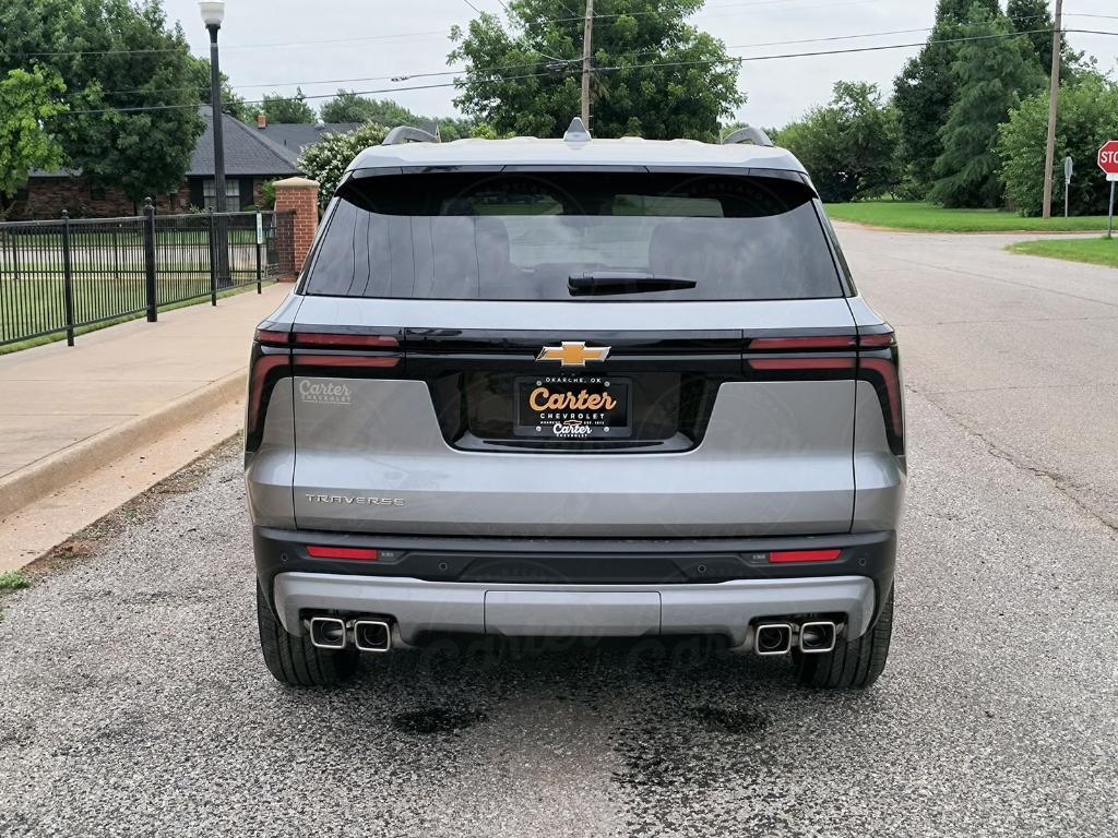 new 2025 Chevrolet Traverse car, priced at $43,100