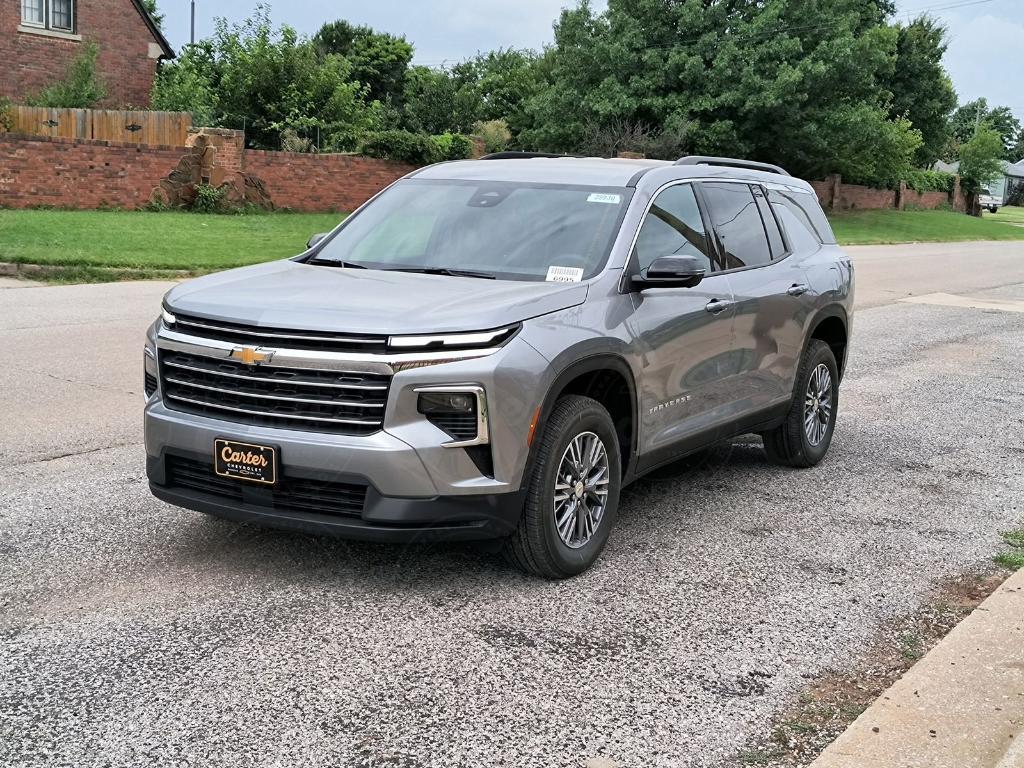 new 2025 Chevrolet Traverse car, priced at $43,100