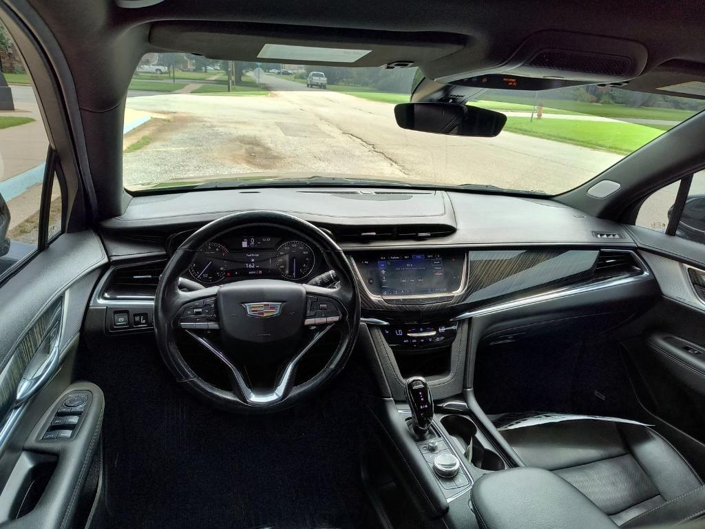 used 2020 Cadillac XT6 car, priced at $30,000