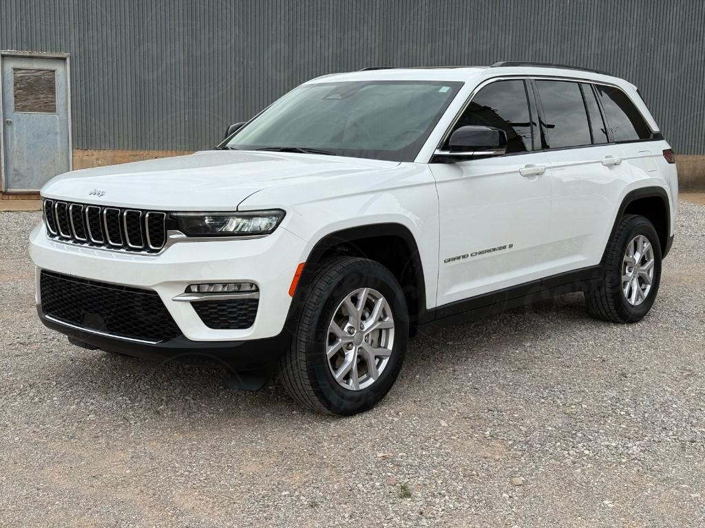used 2022 Jeep Grand Cherokee car, priced at $31,977