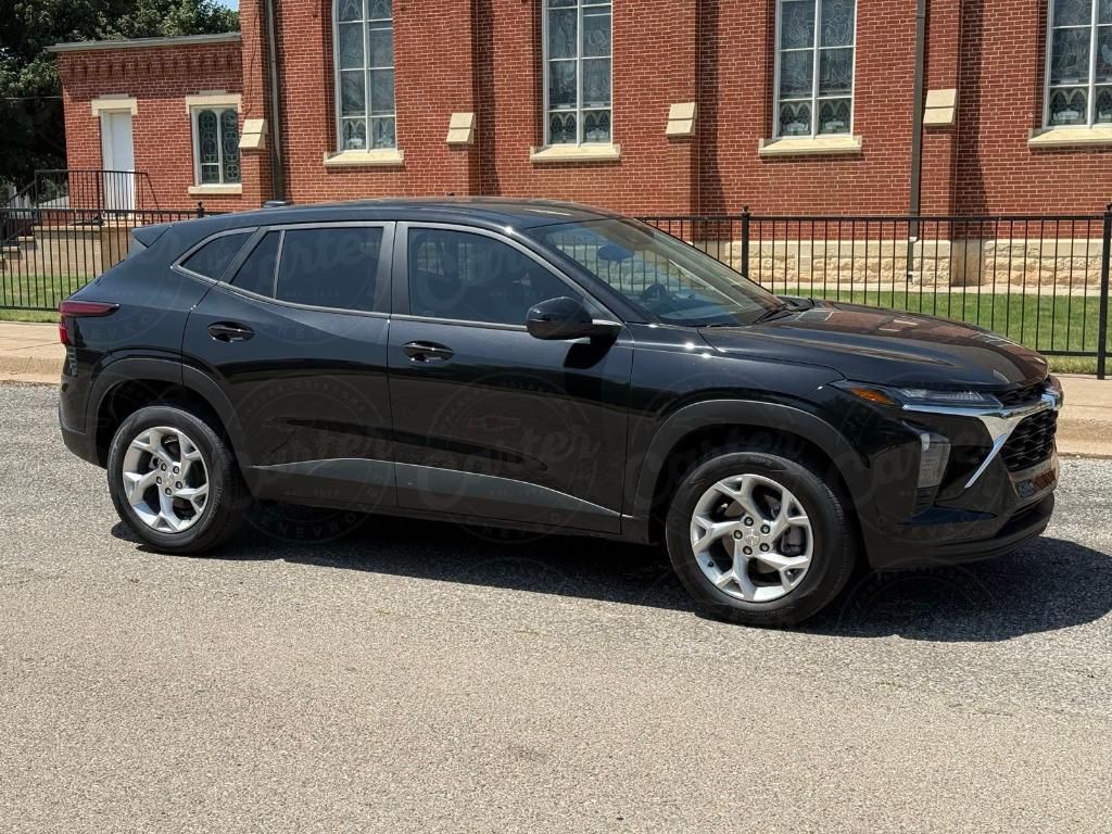 new 2025 Chevrolet Trax car, priced at $23,160