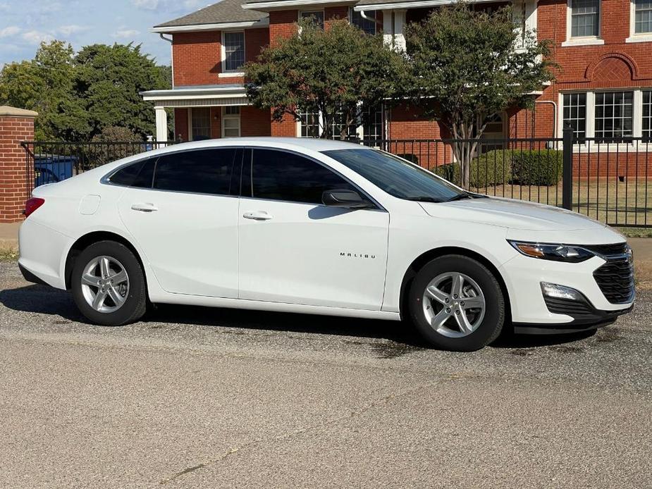 new 2024 Chevrolet Malibu car, priced at $26,045