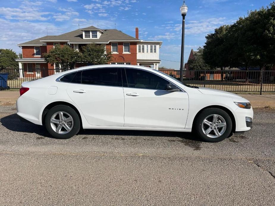 new 2024 Chevrolet Malibu car, priced at $26,045