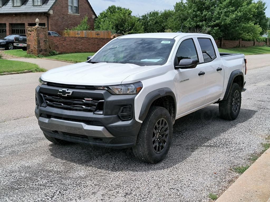 new 2025 Chevrolet Colorado car, priced at $42,070