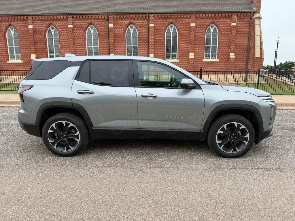 new 2026 Chevrolet Equinox car, priced at $33,925