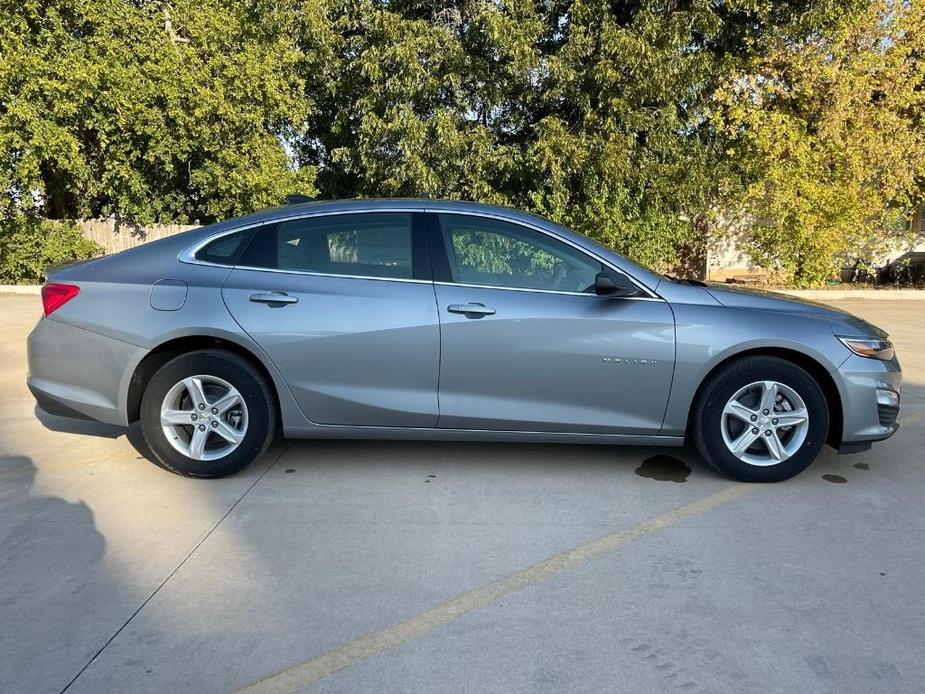 new 2024 Chevrolet Malibu car, priced at $25,000